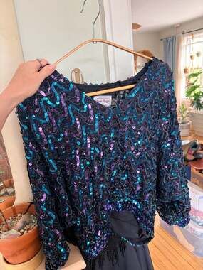 Three Flaggs Sequin Blouse Size S/M Black Blue Purple Beaded Cropped Top